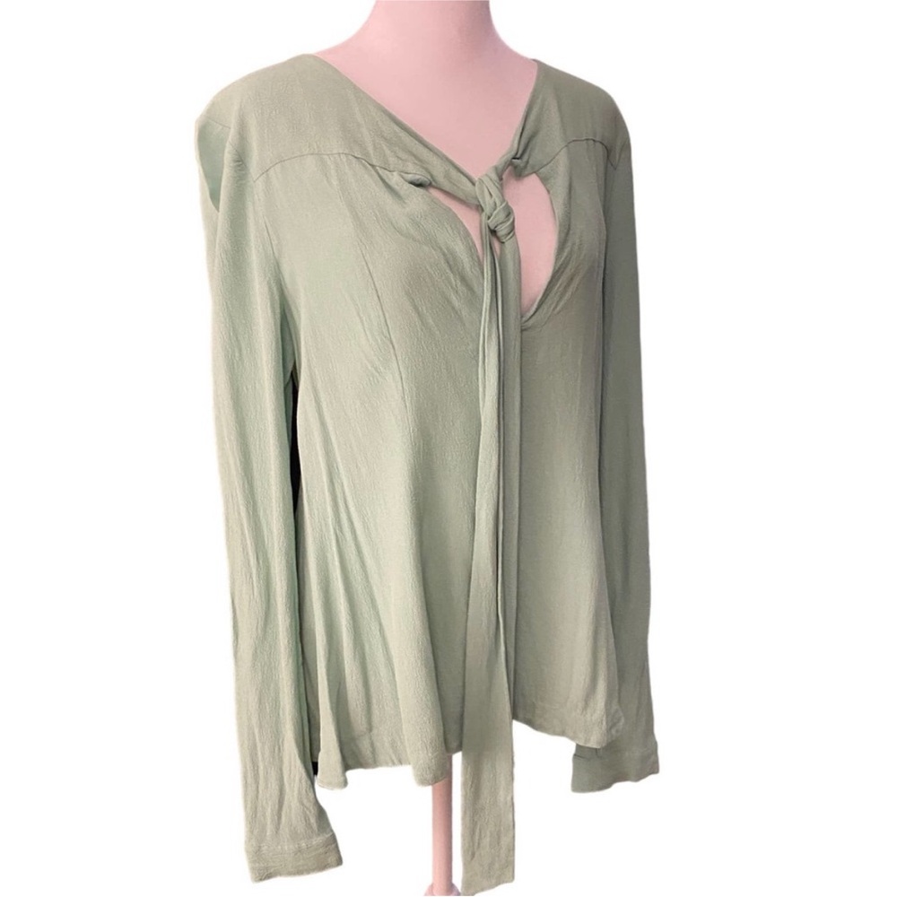 Diane von Furstenberg Seafoam Green Long Sleeve V Tie Neckline Blouse XS 2